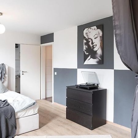 - Nice New York Apartment In The Heart Of Duisburg - Betten & Sofa - 5 Mins Central Station Hbf - Big Tv & Wifi - Esterno foto