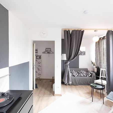 - Nice New York Apartment In The Heart Of Duisburg - Betten & Sofa - 5 Mins Central Station Hbf - Big Tv & Wifi - Esterno foto