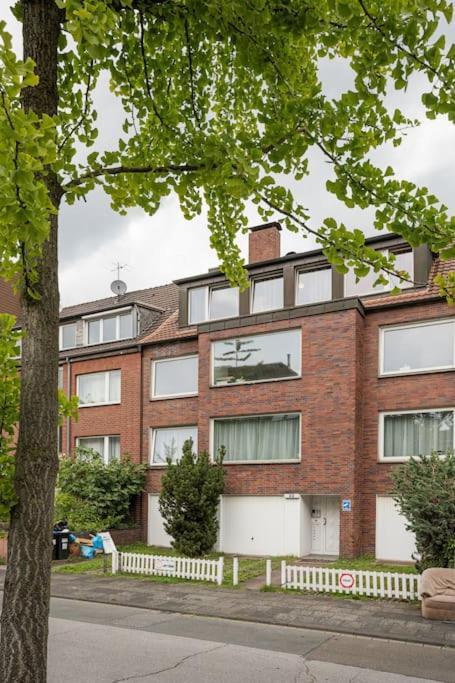 - Nice New York Apartment In The Heart Of Duisburg - Betten & Sofa - 5 Mins Central Station Hbf - Big Tv & Wifi - Esterno foto