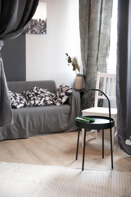 - Nice New York Apartment In The Heart Of Duisburg - Betten & Sofa - 5 Mins Central Station Hbf - Big Tv & Wifi - Esterno foto
